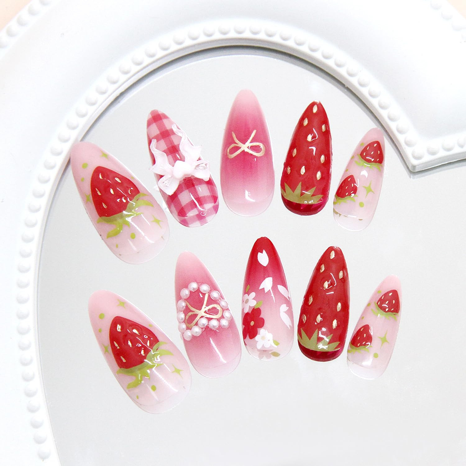 24Pcs Strawberry Flower Press on Nails Medium Almond Fake Nails Cute Floral Stra