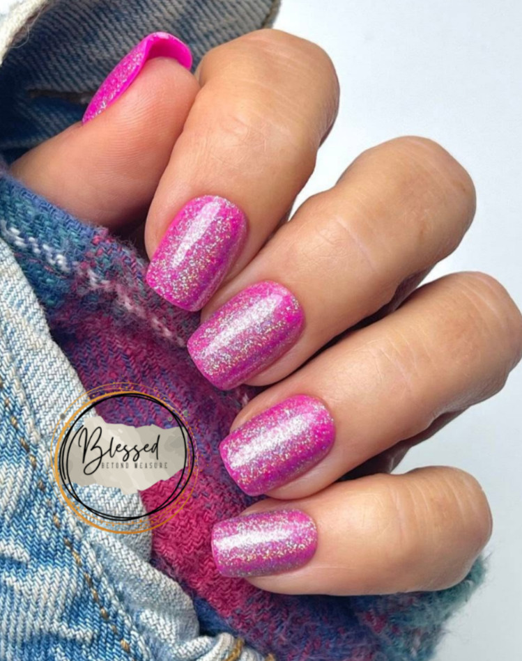 Red Aspen Press On Nails-Big on Chill Vibes, Codelia Acrylic Short Squoval Pink