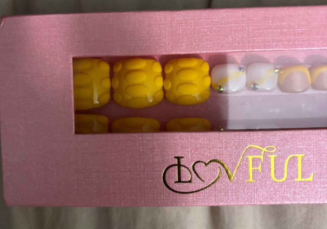 Lovful Yummy T131 Artificial Toe Nails 20 Pieces New
