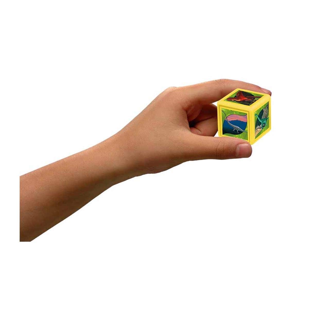 Top Trumps Match – One Size, Dinosaurs Board Game