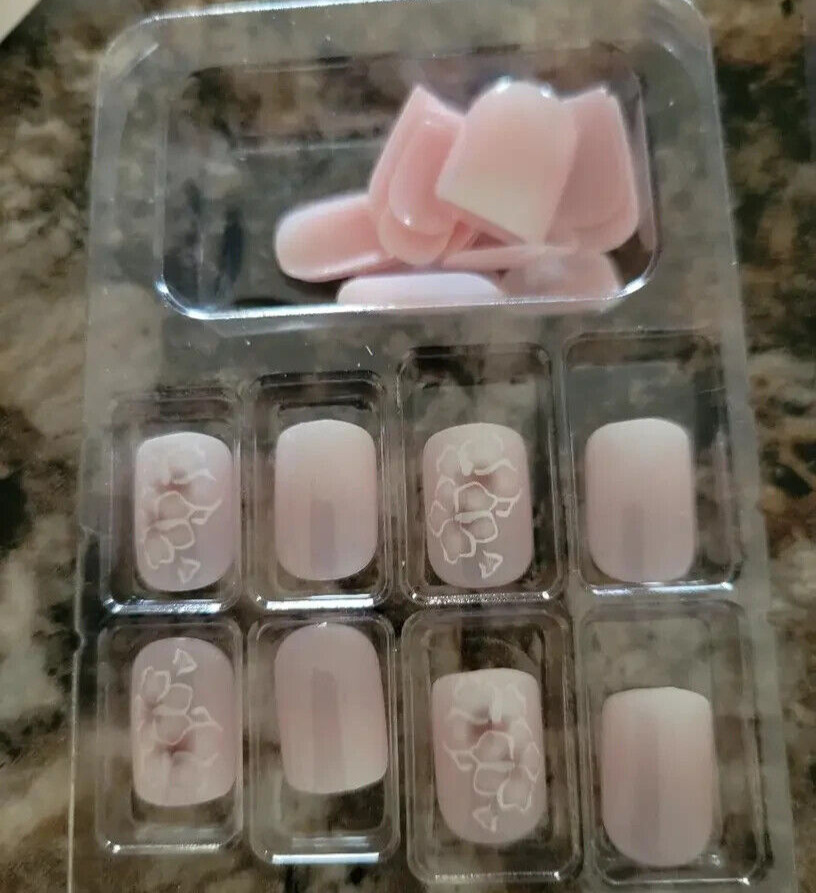 24Pcs/set Glossy Short Oval Press On Nails White And Pinkish Gradient Flower