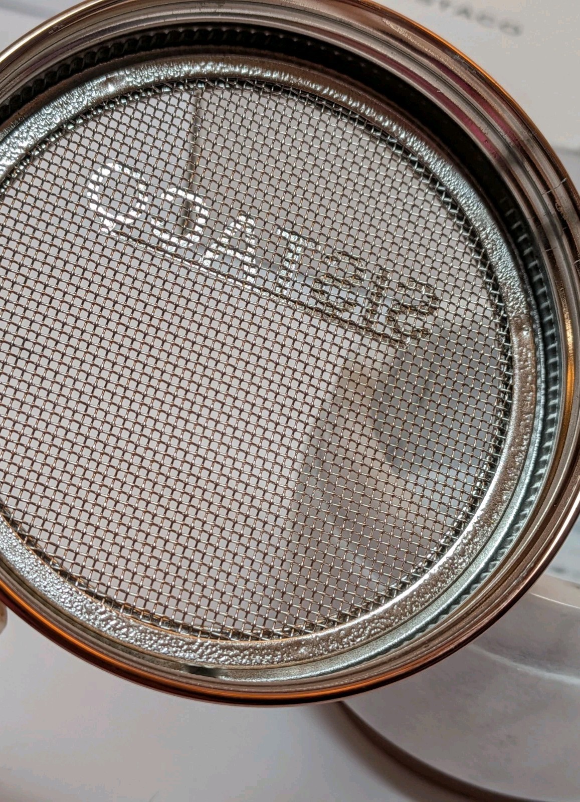 Sistaco “The Pedestal” Nail Powder Catch Tray Carrara Marble ~ New w/Flaw