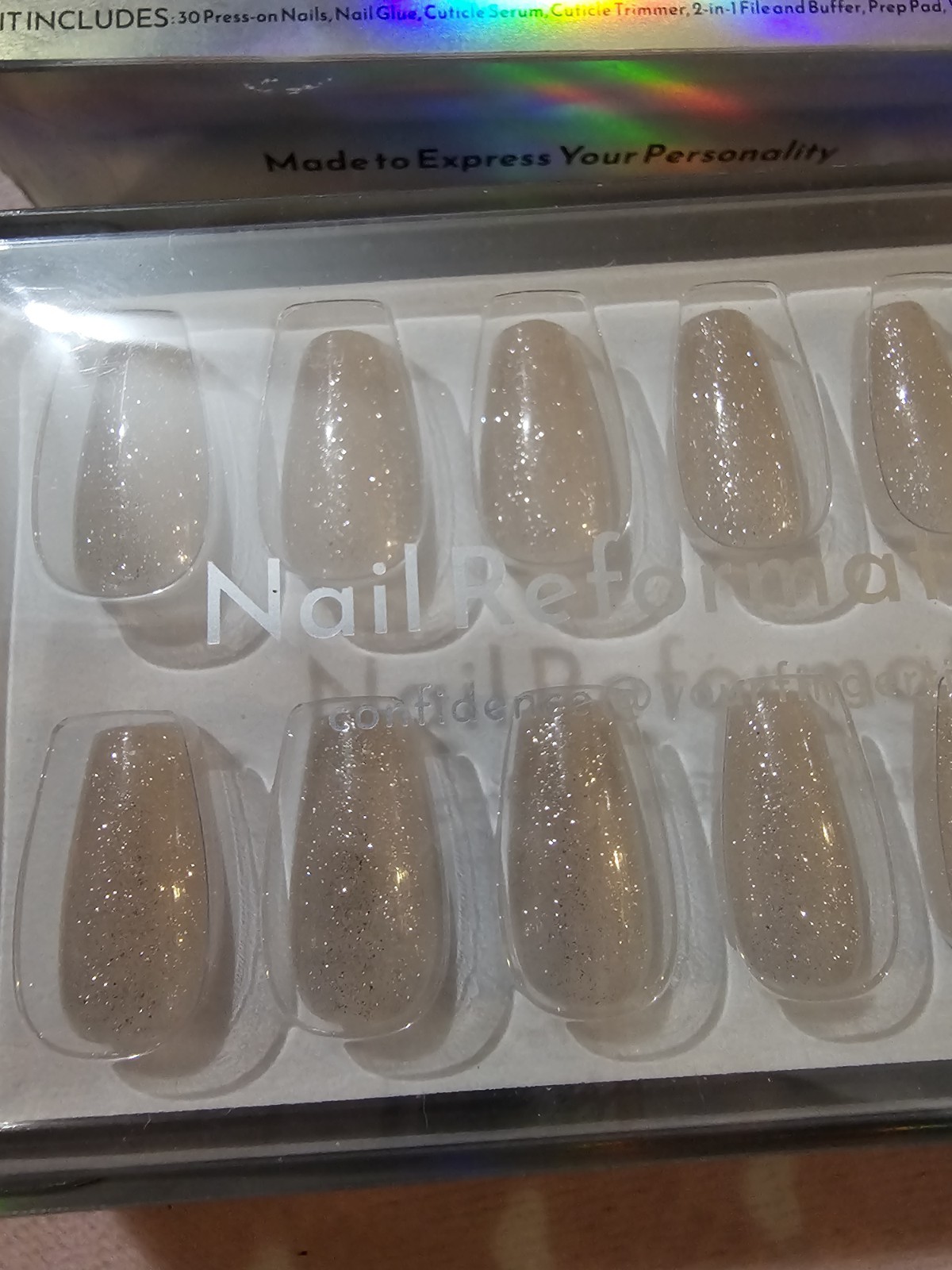 Nail Reformation Press-On Nails Nude & Glitter Beige Almond Shape Glue Included