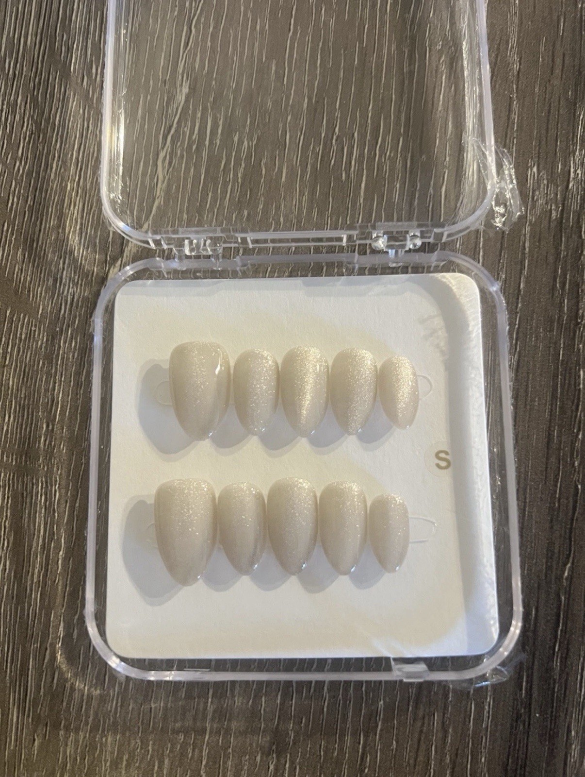 Reusable Glossy Press-On Nails – Salon Look, Easy Apply, Multiple Colors