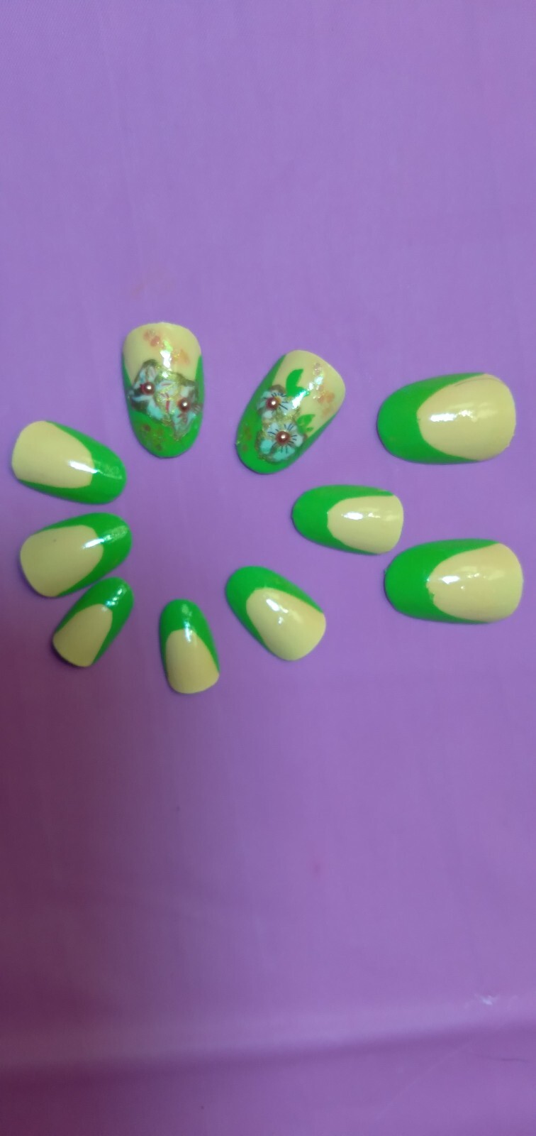 KFN Press On Nails ​Green French|Medium Oval|Hand Painted Floral Foil Art Kit 10