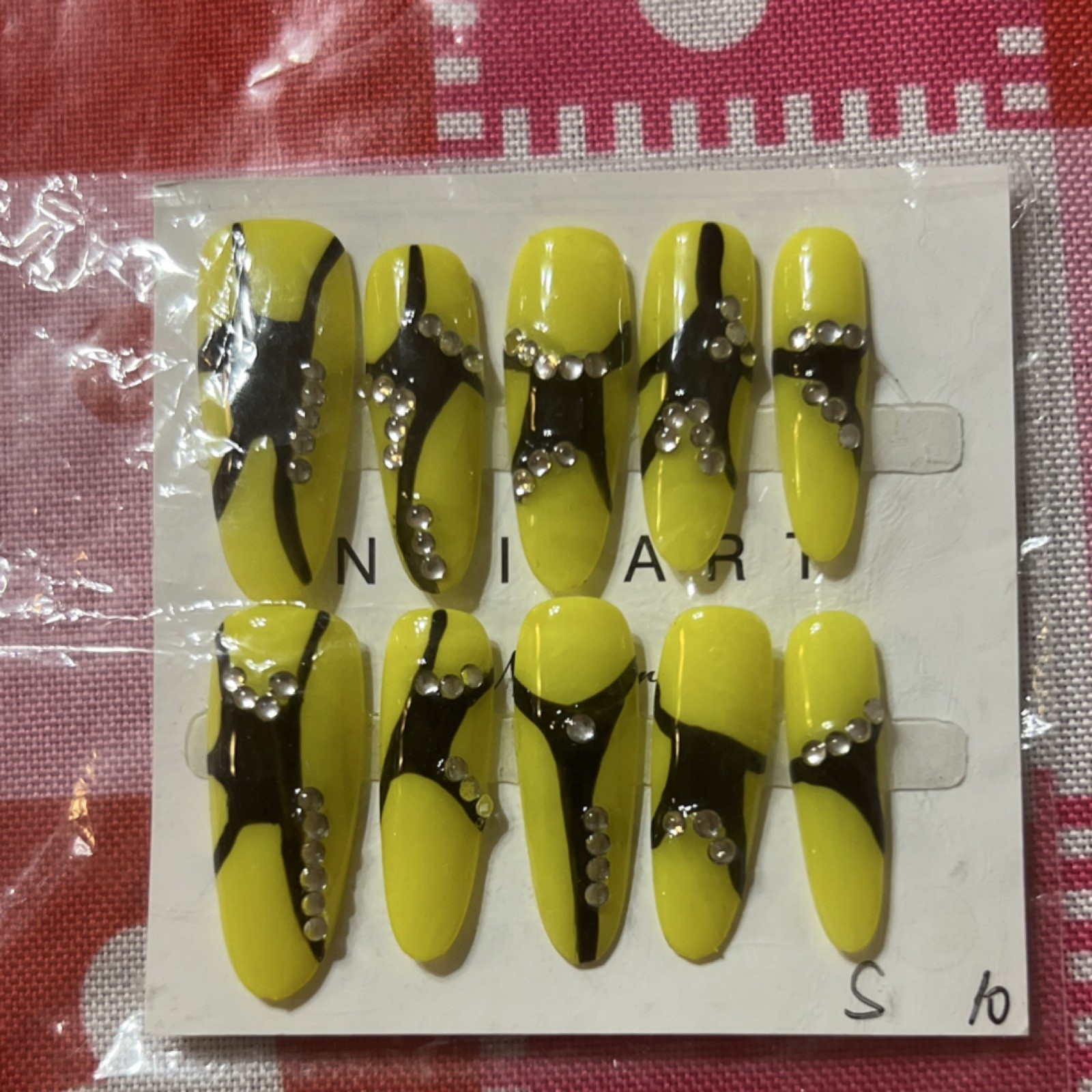 8 Small Sized Nail Press On Sets