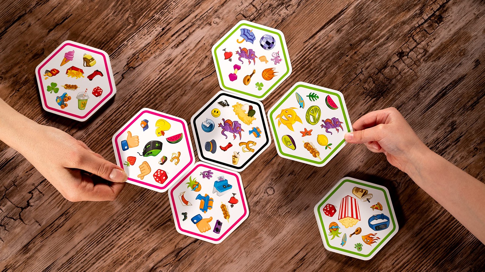 Asmodee Spot It! Connect – 5.12 inches x 1.97 x 0.1 inches, Multicolor