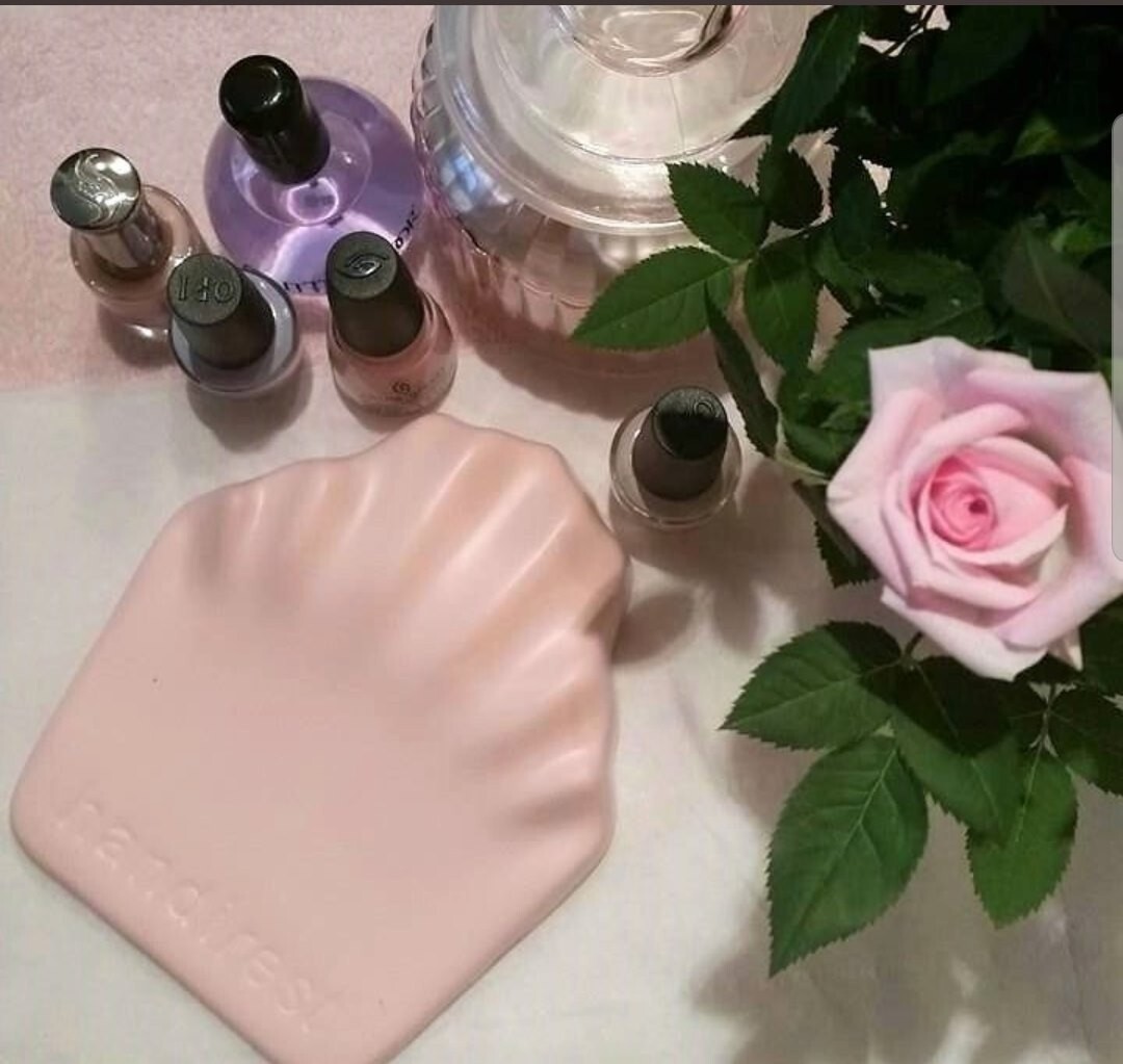 Handirest Manicure Accessory – New – Boxed – Nail Art Tool – Light Pink Colour