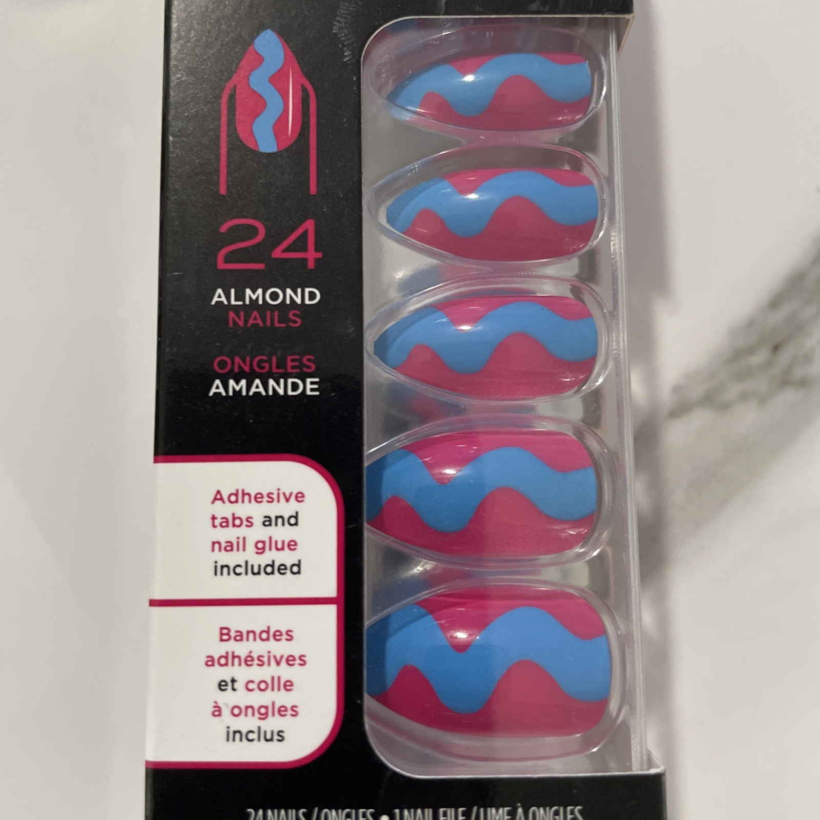 Sally Hansen x Ring Pop: Salon Effects Press-On Nails (740 Thank You Berry Much)