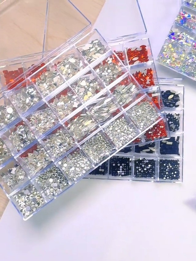 18 Types Nail Rhinestones Kit – 900 AB Diamonds & 3200 Flat-Bottom Gems for DIY