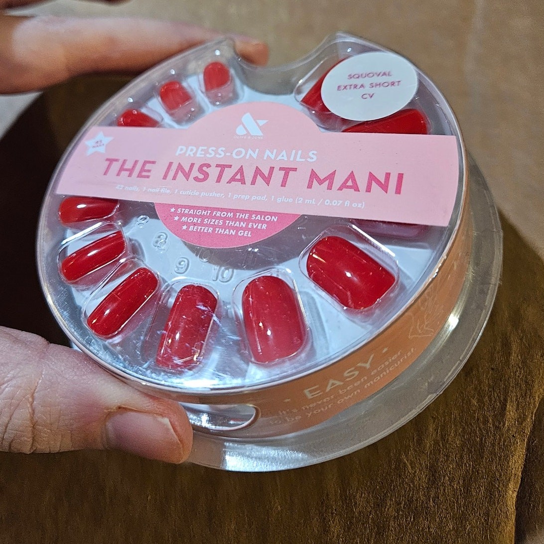 Olive & June Instant Mani Press-On Nails Squoval Extra Short CV ~ Classic Red