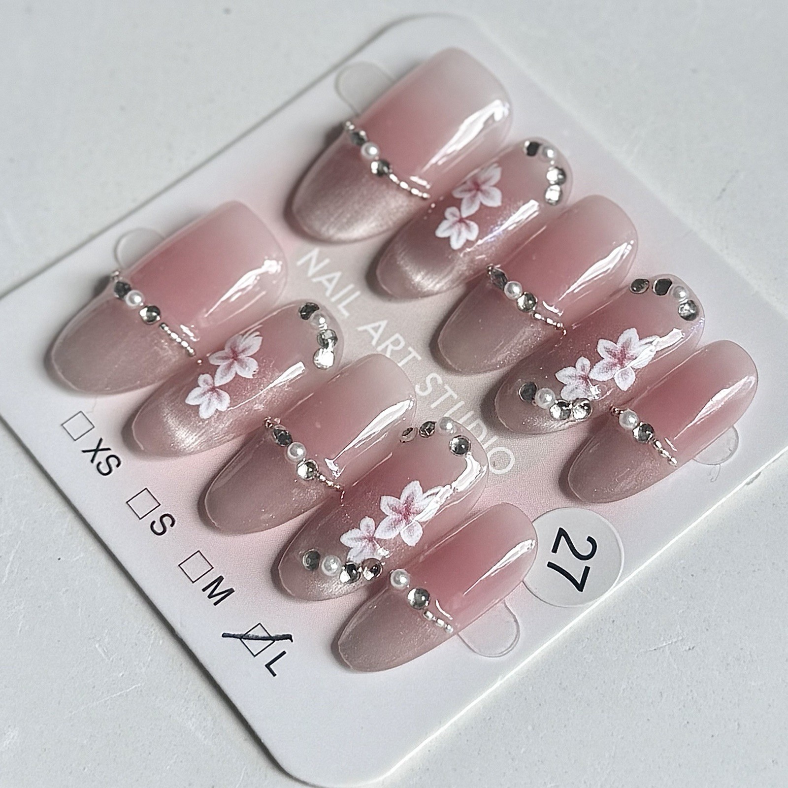 Handmade Flowers Press-On Nails Medium Oval Size L Reusable Fake Nail