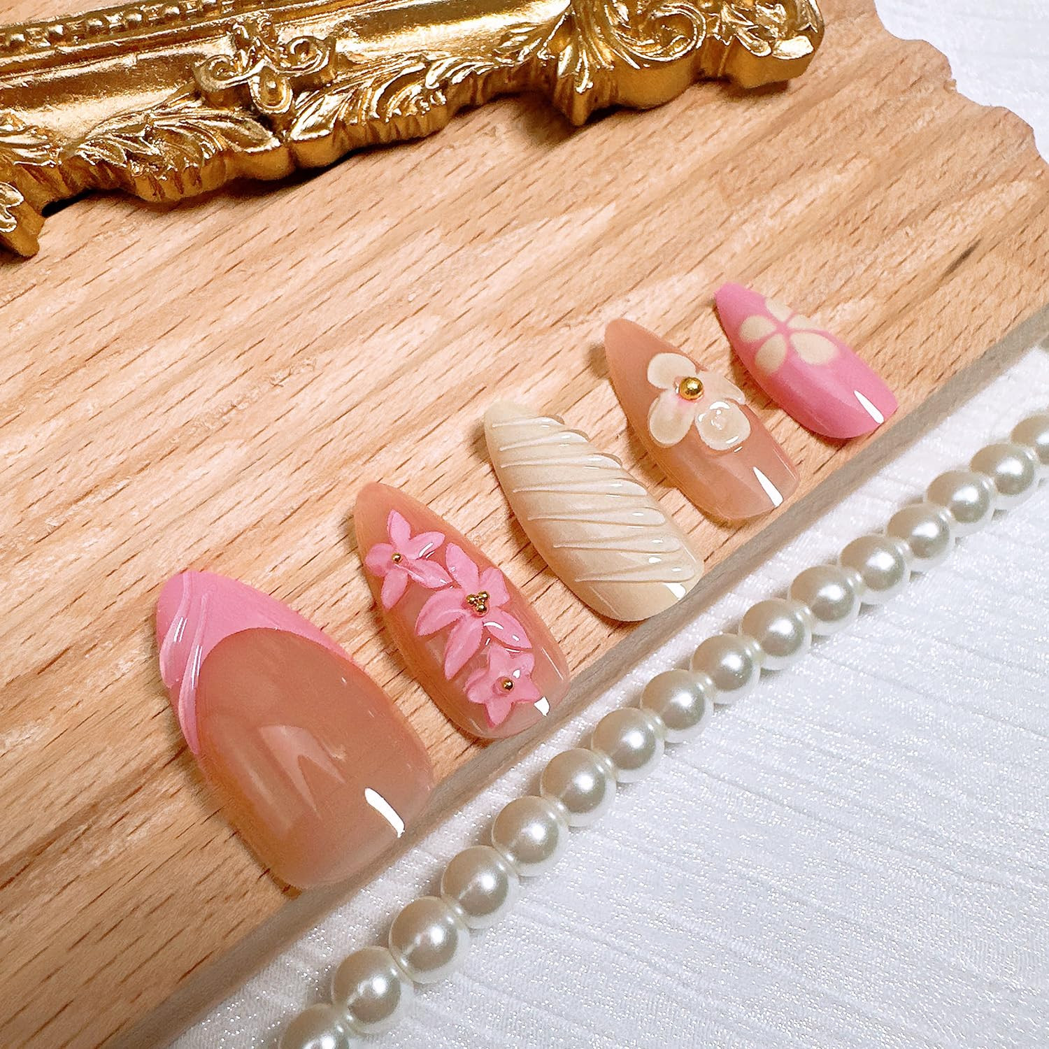 24Pcs French Tip Press on Nails Medium Almond Fake Nails with 3D Flower Gold Bea
