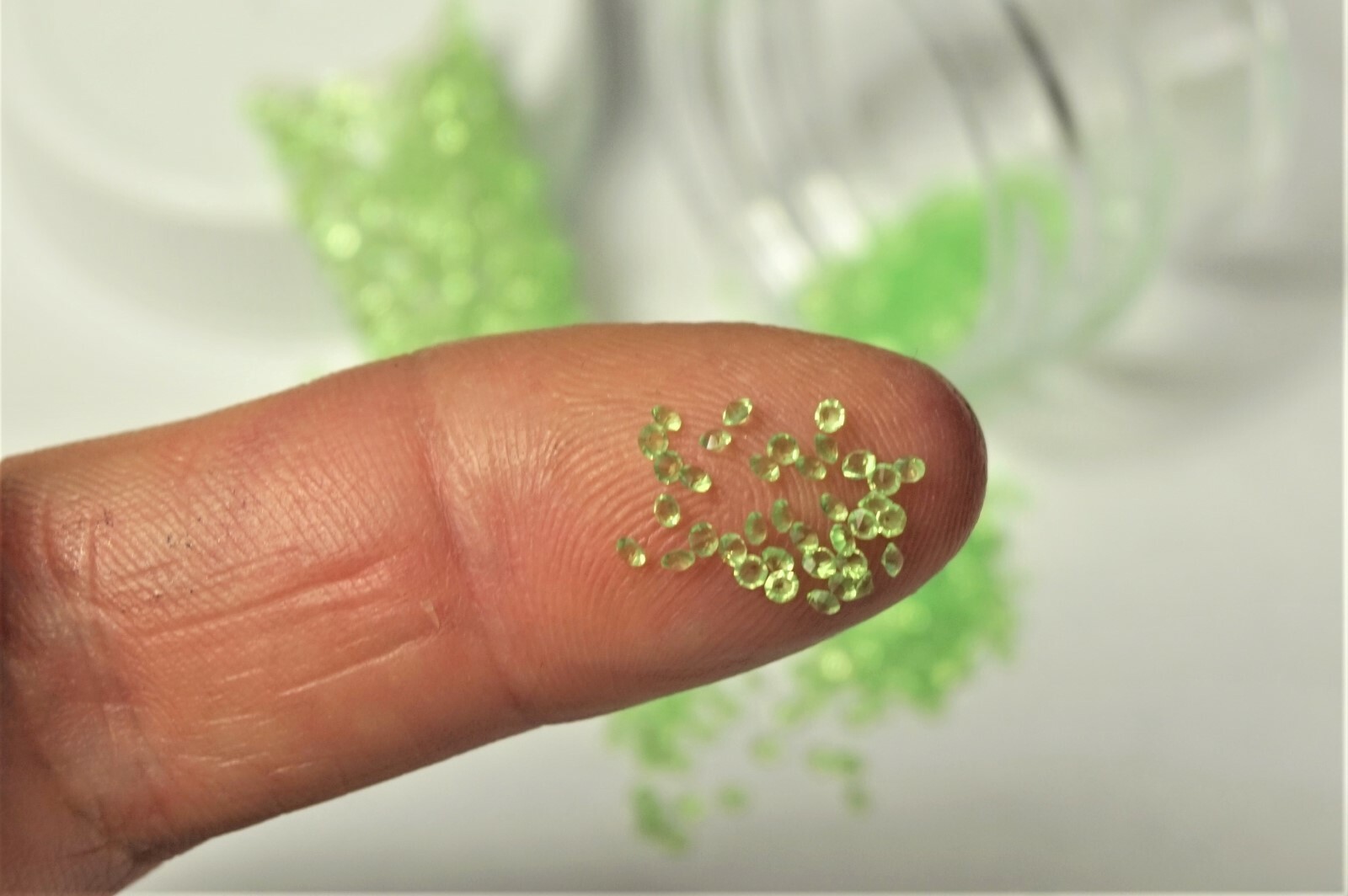 PREMIUM GREEN CRYSTALS FOR NAILS 1000 Pixiecrystals Nail Art Small Gift