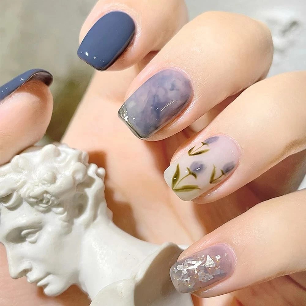S.A.V.I 24 PCs – Blue Floral Press-On Nails, Short Fake Nail Set, Easy Manicure,