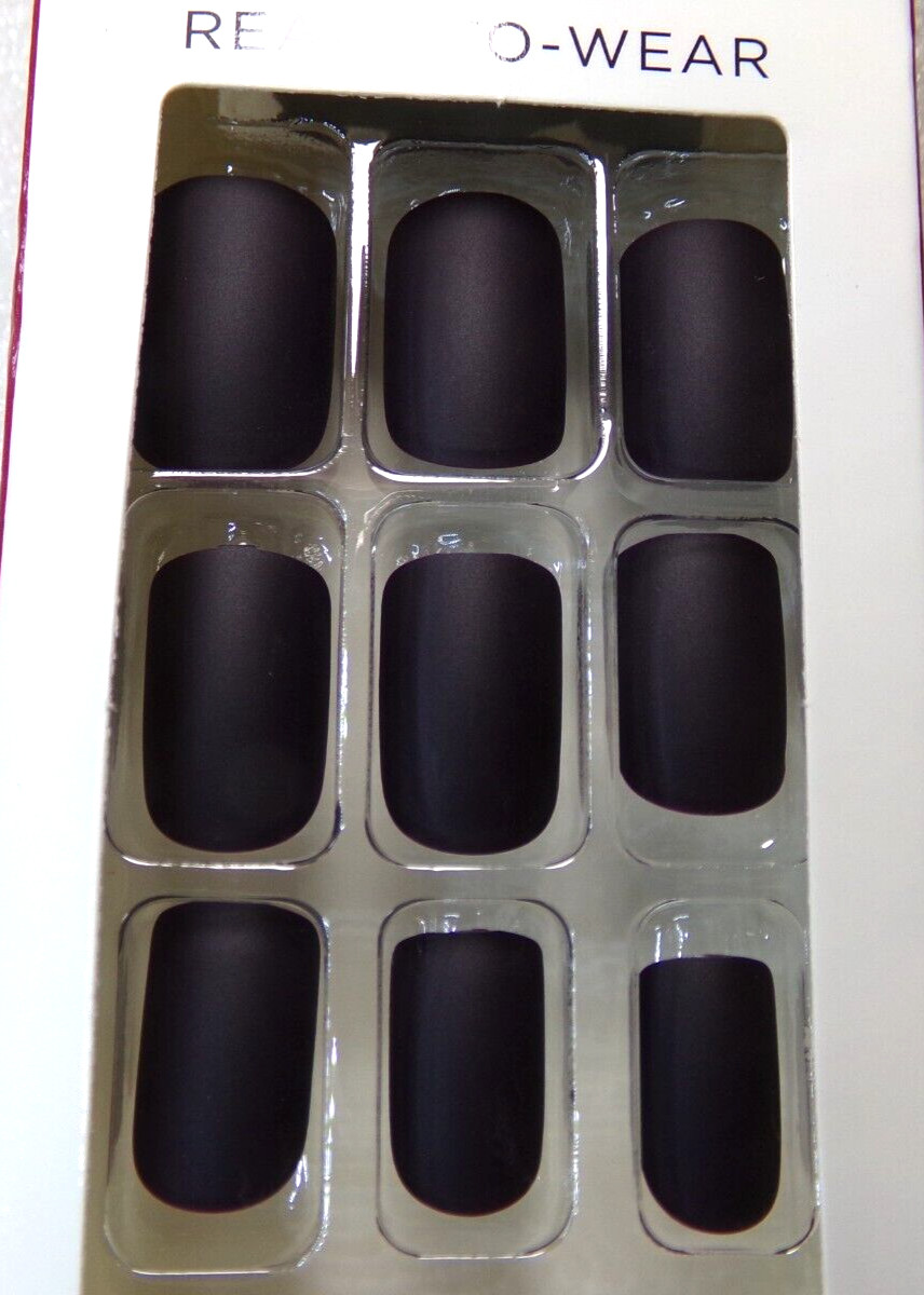 Kiss Salon Color Matte Black Artificial glue on Nails Short