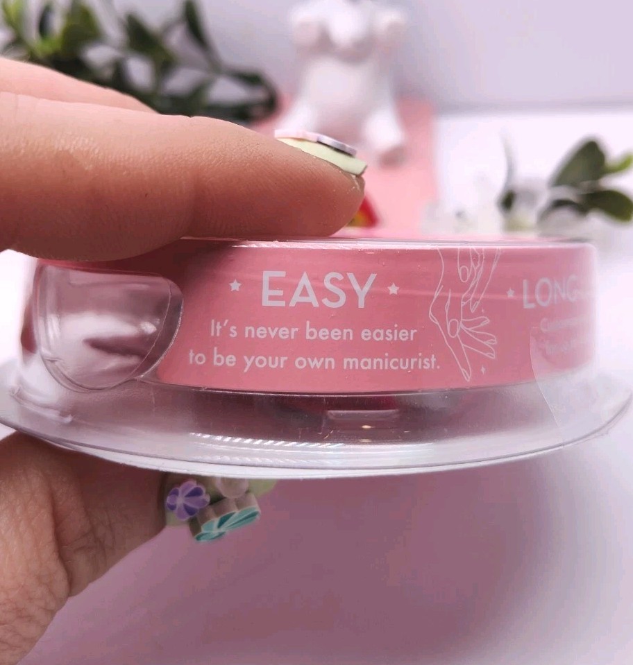 Olive & June Insta press on nails Almond Medium Ride Into The Sunset French New