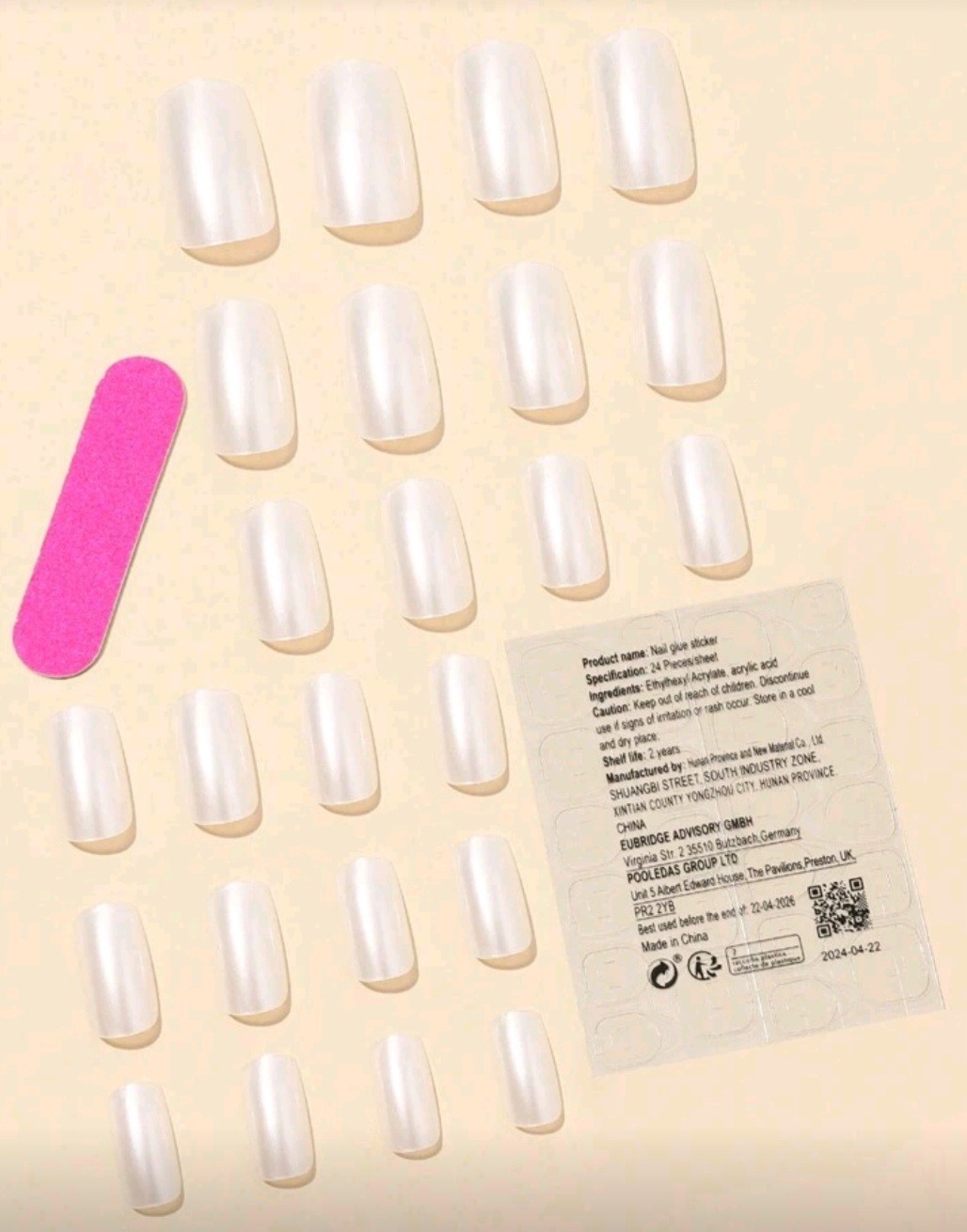 Press-On Nails Pearl White Short/Medium – Coffin Shaped Squared Off Finish