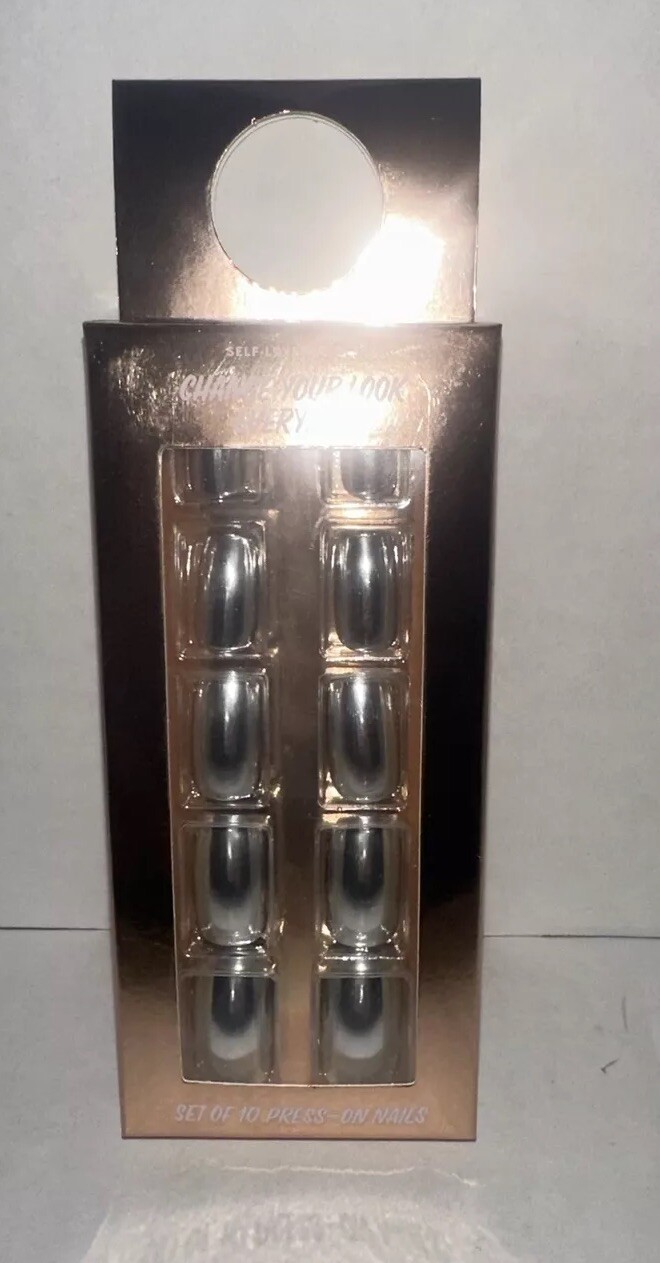 Shanghai Shengda Silver Shinny Press On Nails. Set Of 10 Nails. New In Box.