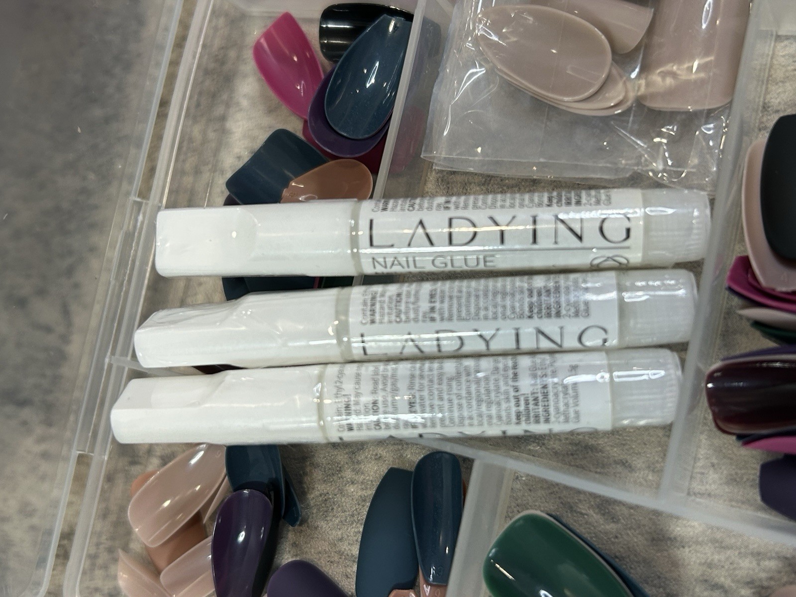 Ladying Press On Nail Set w/ Nail Glue Multiple Sizes & Colors – Open Box