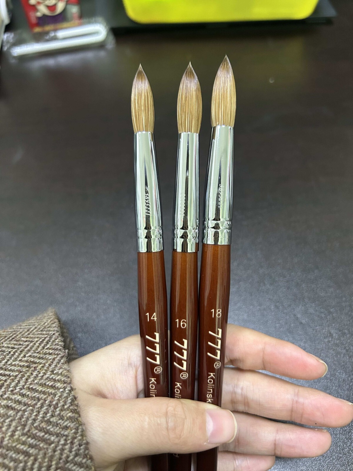 777 kolinsky sable hair acrylic brush (crimped) – Choose your size