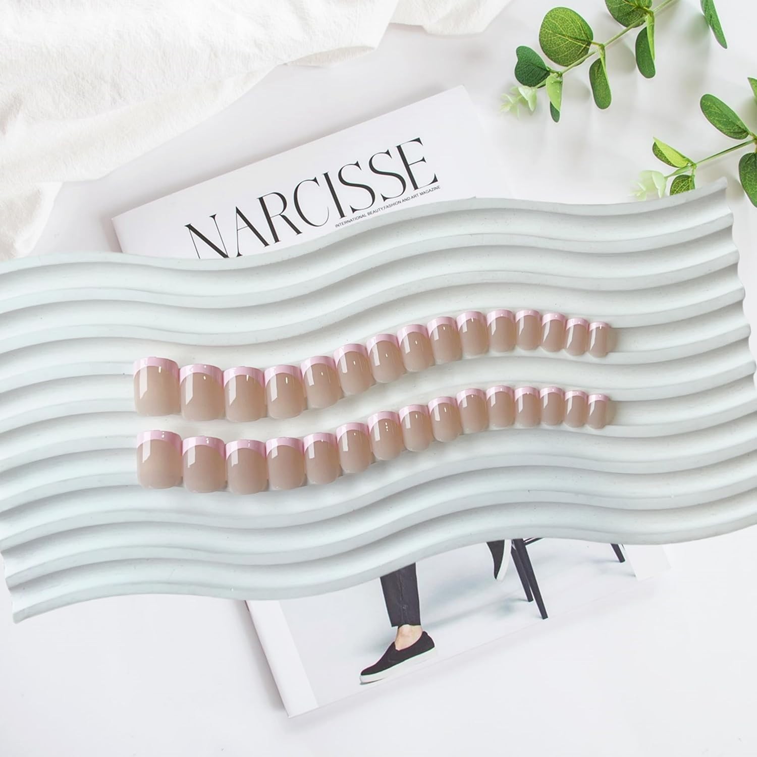 Versatile 30PCS Light Pink French Tip Press On Nails – Perfect for Any Occasion