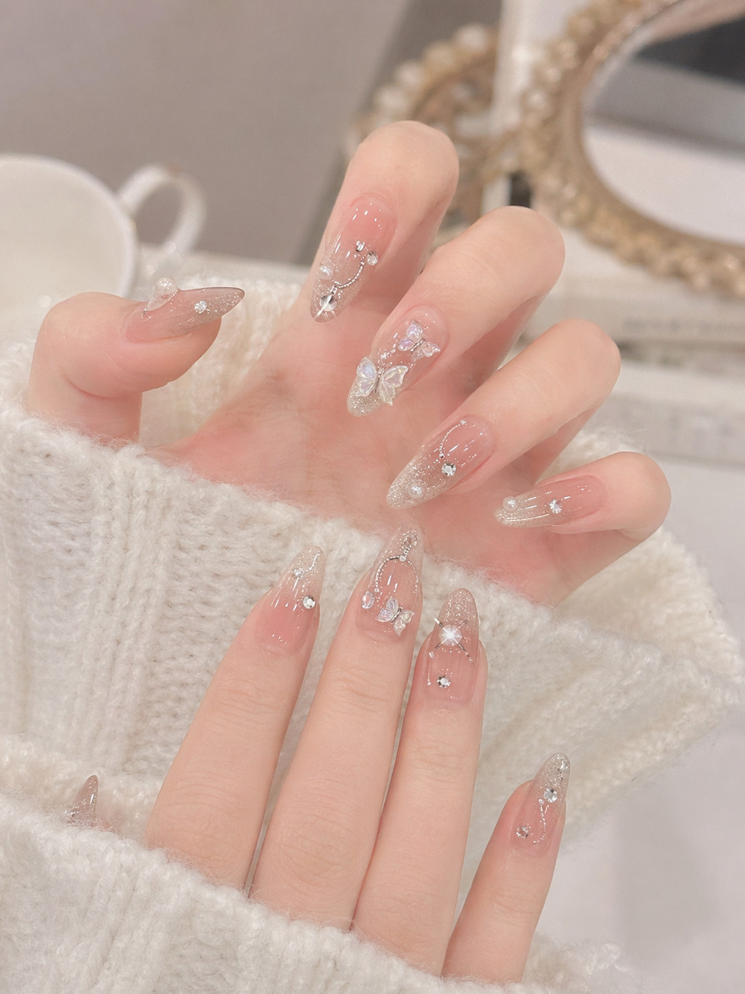 Press-On Nails Mystery Box Nude Pink Butterfly Pearl Rhinestone Surprise Women