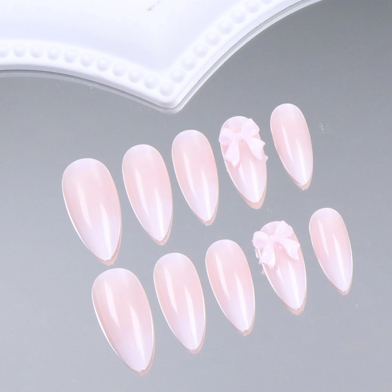 24PCS Press on Nails Short Almond Medium Fake False Nails With Glue Acrylic