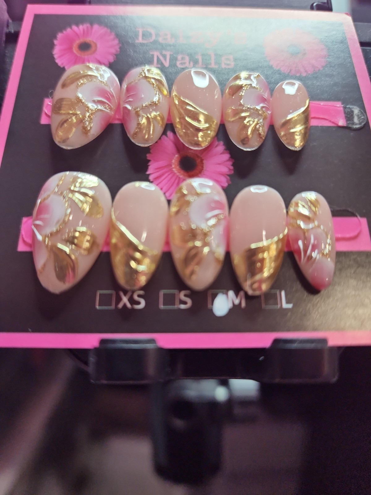 Medium Size Press-on Nail 10Pc Set Handmade Almond Gold Floral 2.0 Cm Length