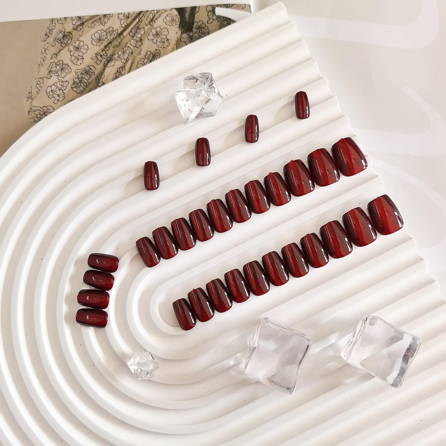 Cat Eye Dark Red Press on Nails Short, 30 Pcs Press on Nails Square, Sparkly …