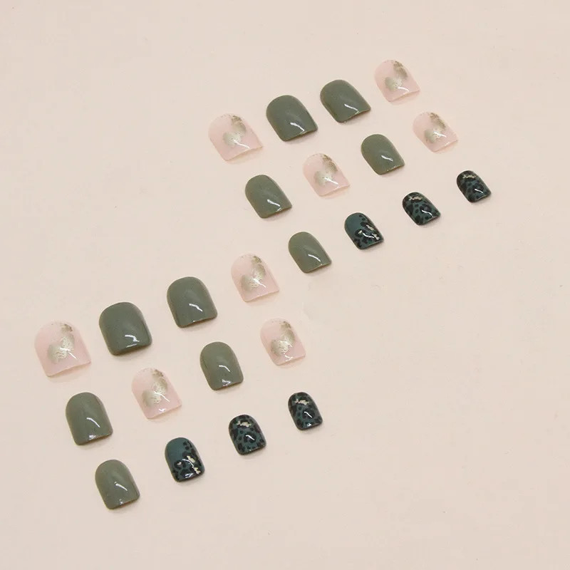 24 pieces of ins-style short press-on nails (square shape), paired with 1 piece