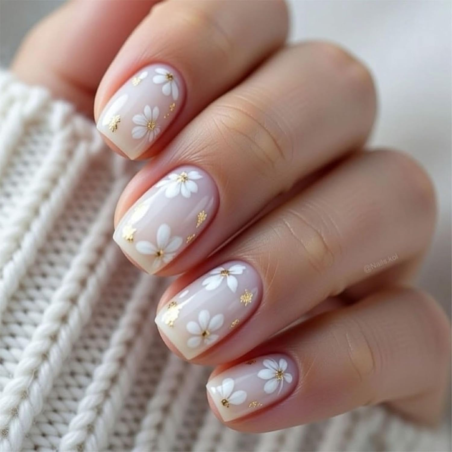 30Pcs 3D Flower Press on Nails Medium Almond Fake Nails Red French Tip False Nai