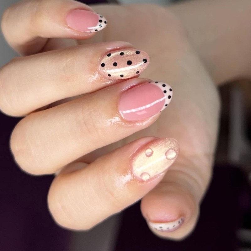 Fashionable Cats Eye Dot Press On Nail Set Of 24 Long Lasting Shine For Parties