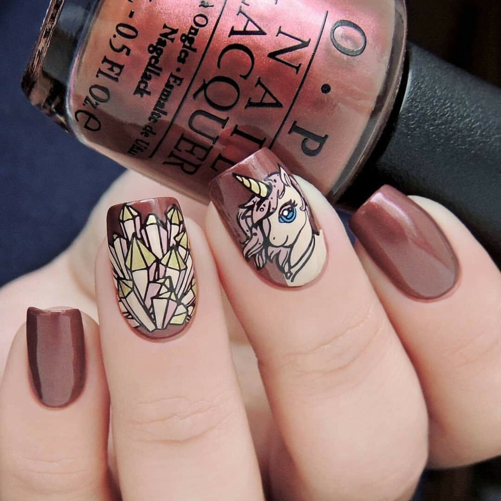 B042 Head in the Clouds Stamping Plate For Stamped Nail Art Design