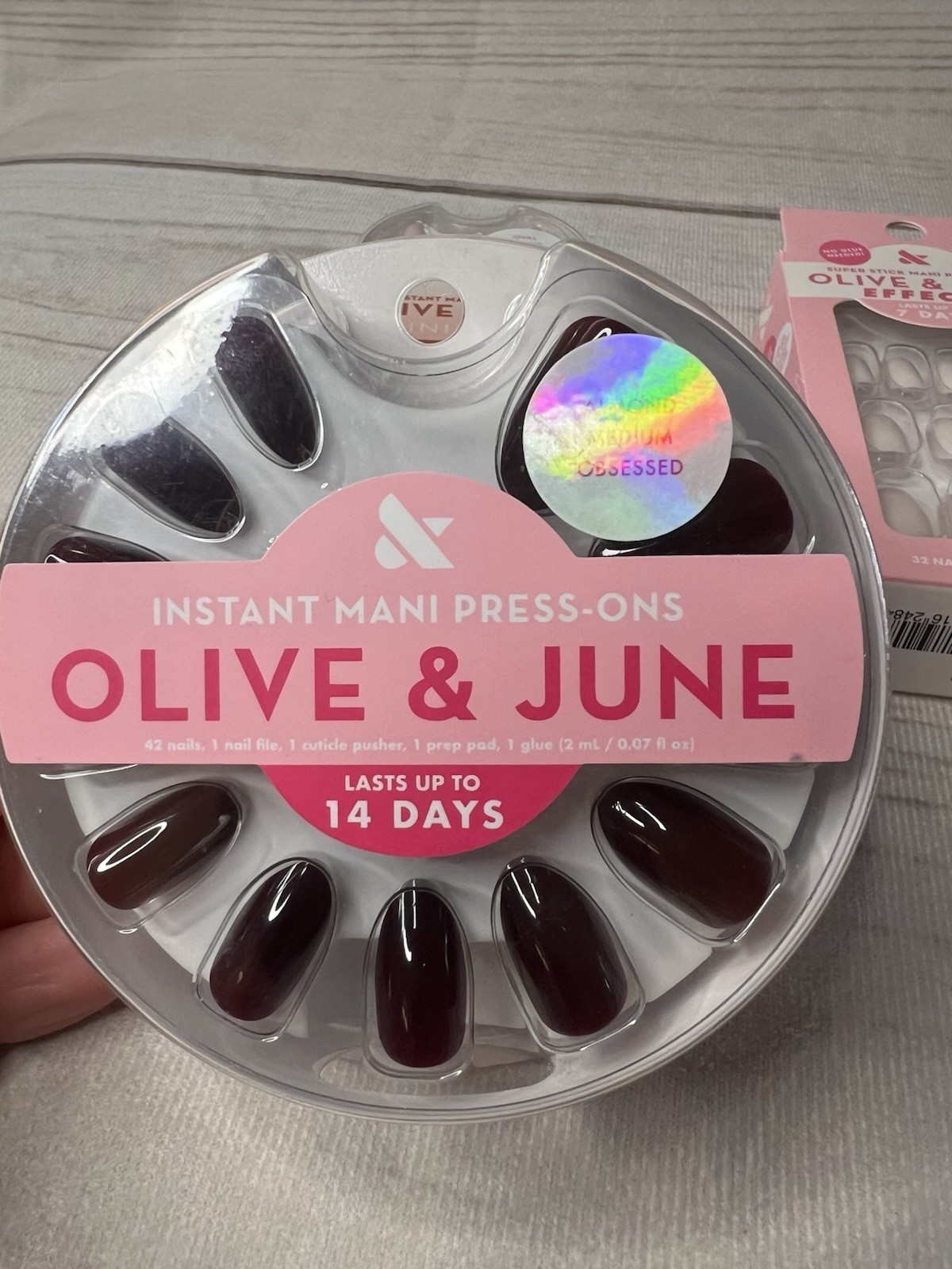 Olive and June Short/Medium Press-On Nails Bundle w/ Cuticle Oil