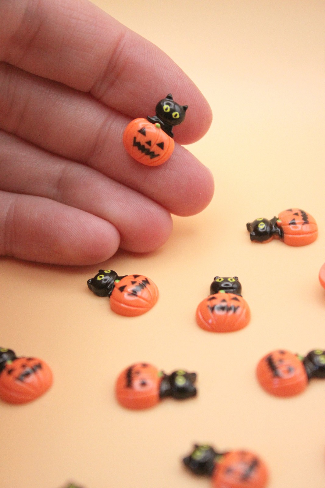 Mini Black Cat & Pumpkin 8Pk 1:24 Scale Flatback for Halloween Craft, Nail Art