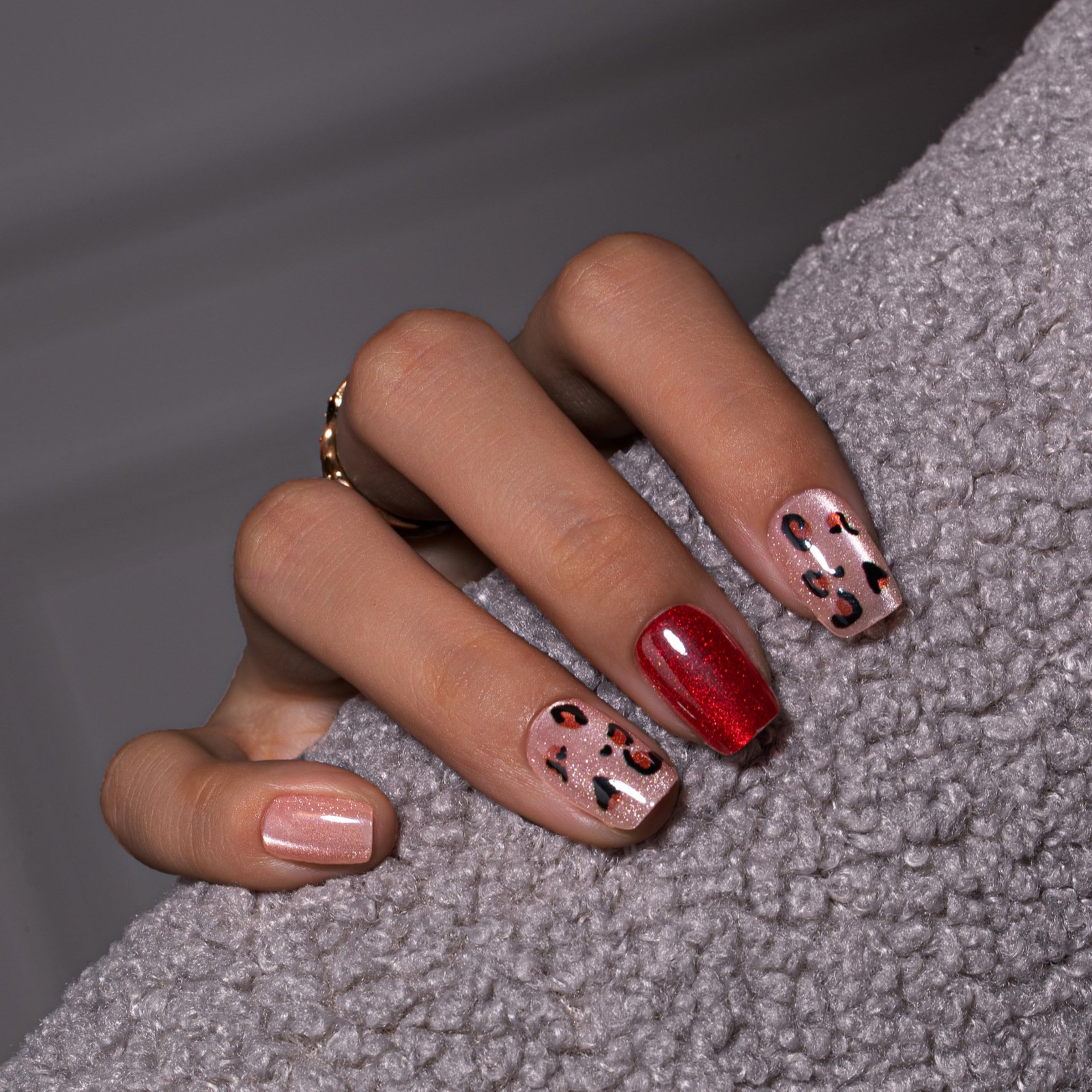 KQueenest Wine Red Cat Eye Press On 2 Fl Oz (Pack of 30), square leopard red