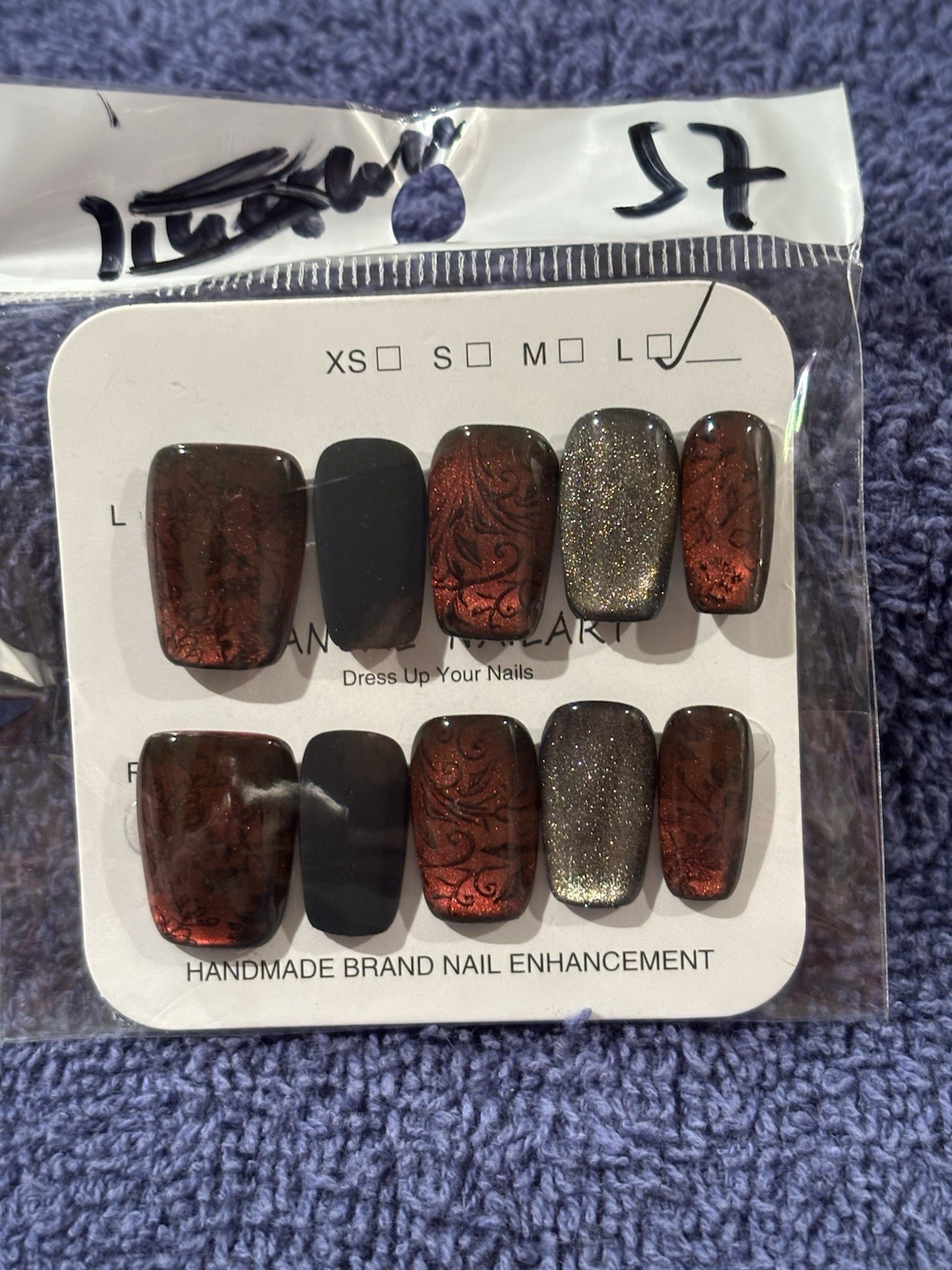 Press On Nails. Medium Length 19 Coffin Shaped Nails, 1 Oval. 20 Qty Size Large.