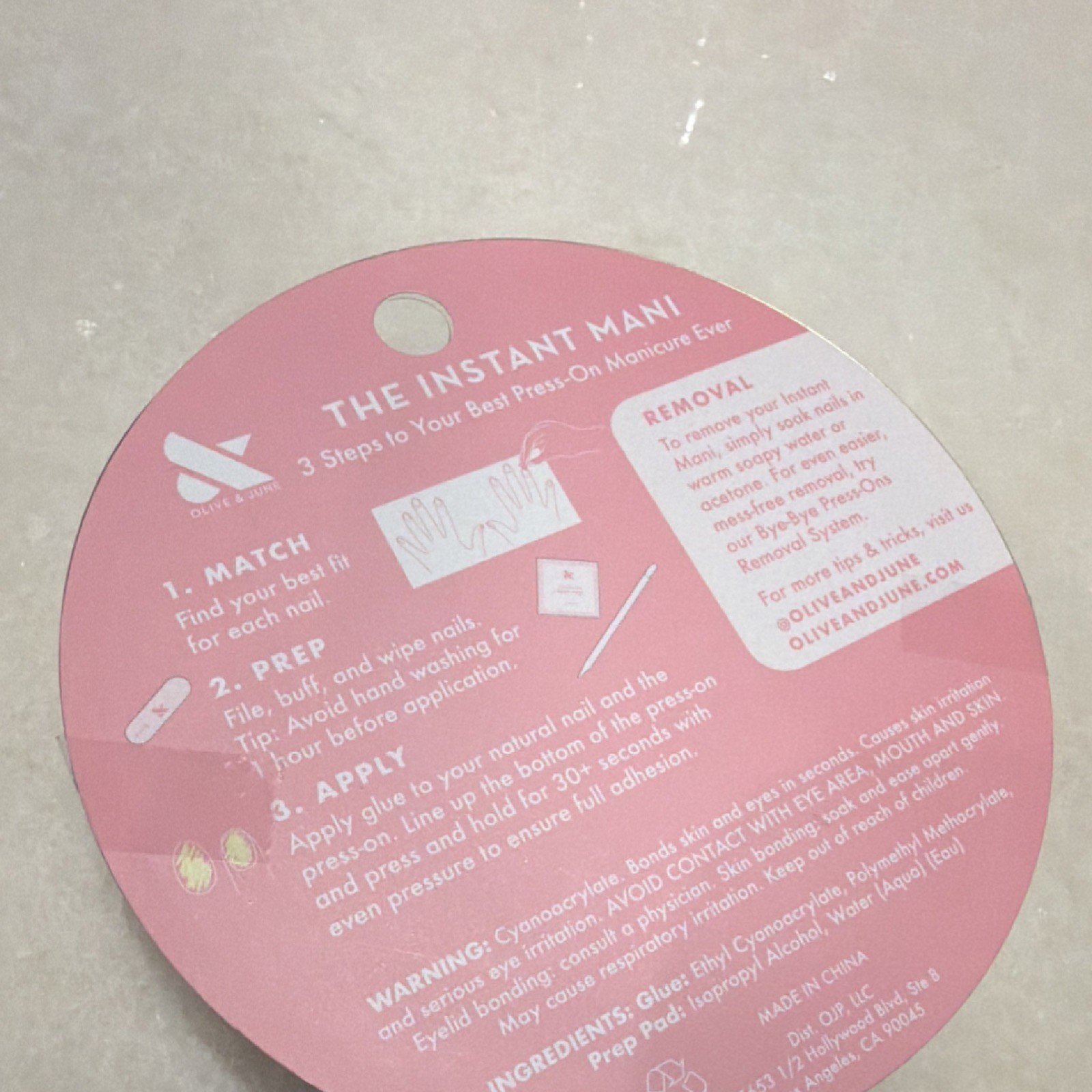 Olive & June Medium Press-On Nails Pink Goldfish Full Cover