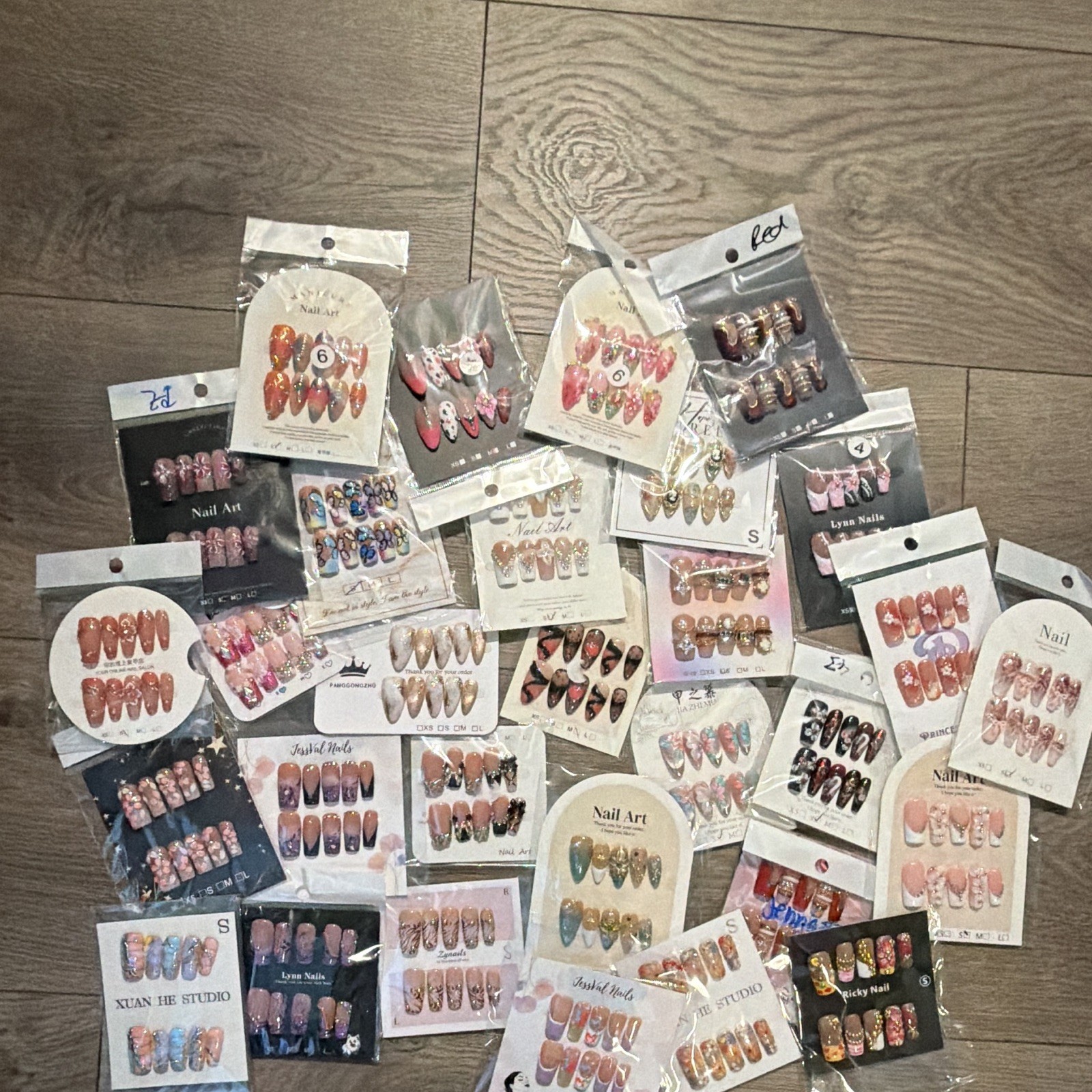 Press-On Nails Lot Assorted Multicolor Premium sets size S 30 pieces