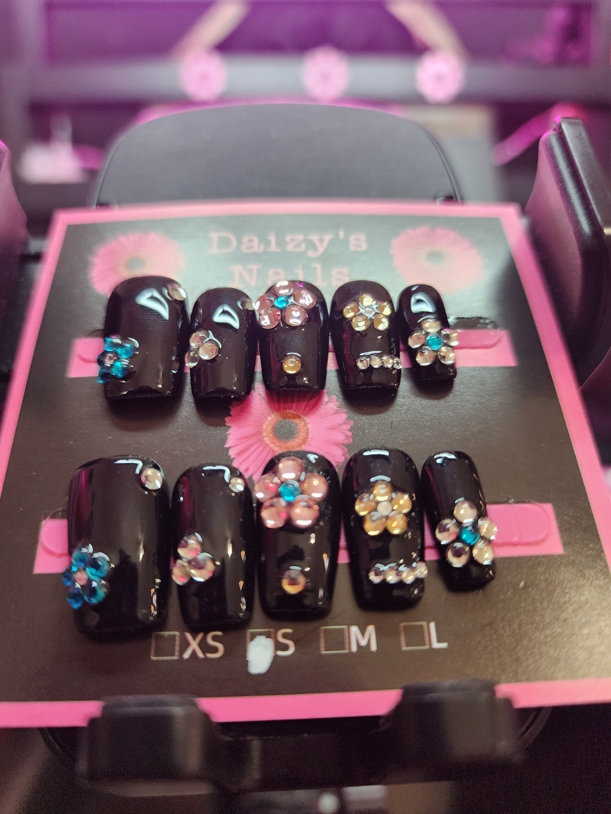 Small Size Black Flower Gems Press-on Nail Set Handmade Squoval 2.0 Cm Length