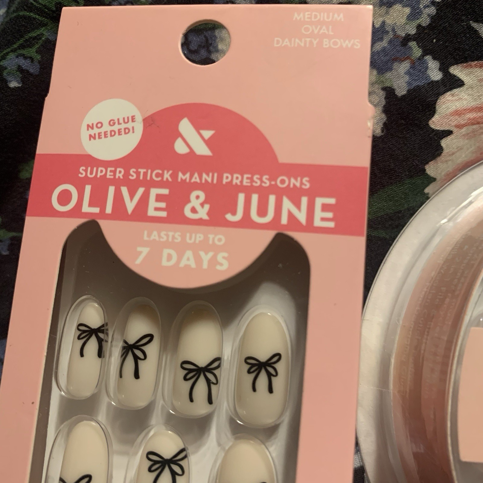 Olive And June Press On Nails Lot Dainty Bows & Pink Goldfish Chrome Medium