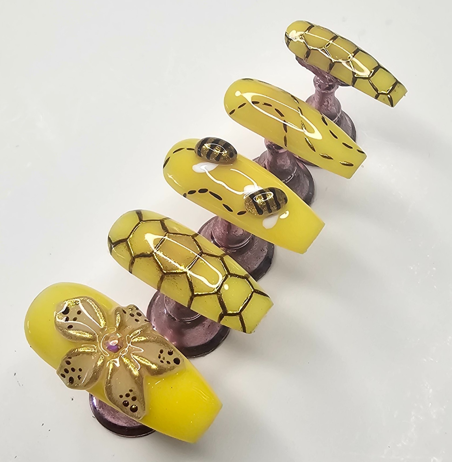 Press-On Nail Set #84: Bee Happy