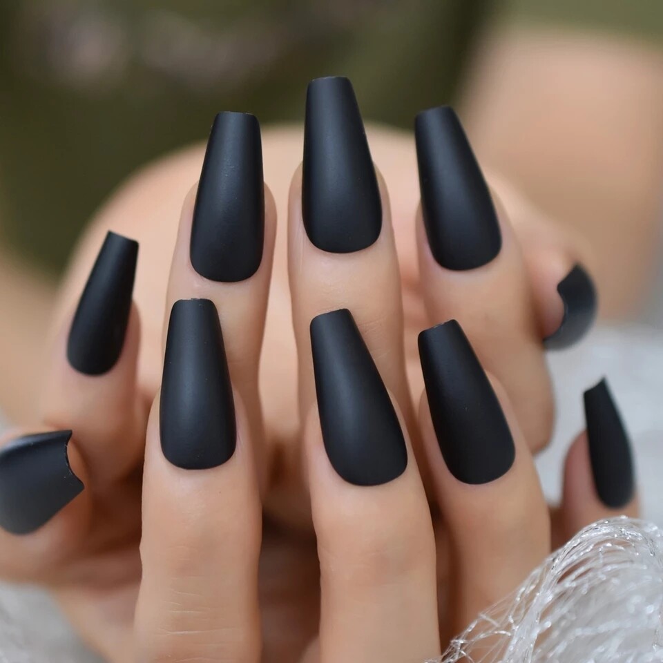 Press on Nails kit with glue Matte Coffin white maroon green black