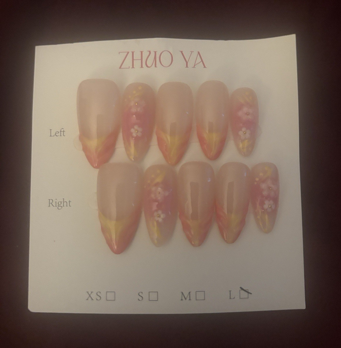 ZHUO YA Press-On Nails Set Pink/Gold Shiny Floral Pre-Designed Long Almond