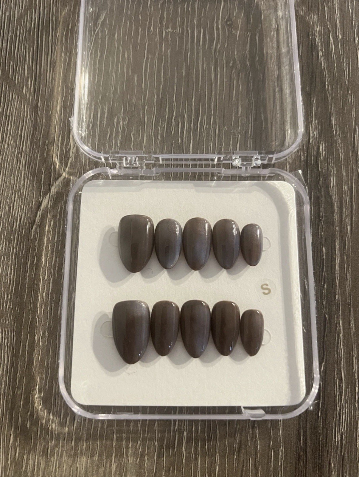 Reusable Glossy Press-On Nails – Salon Look, Easy Apply, Multiple Colors
