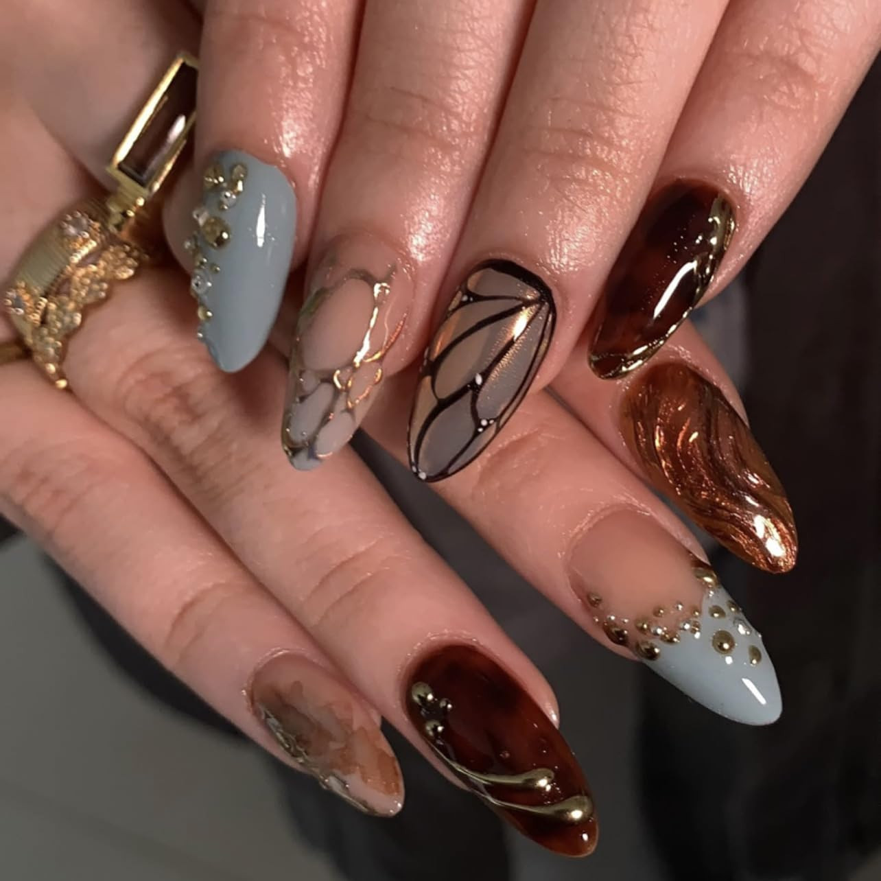 Long Almond Press on Nails Nude Brown Ormbed Fake Nails with Gold Accents Stick