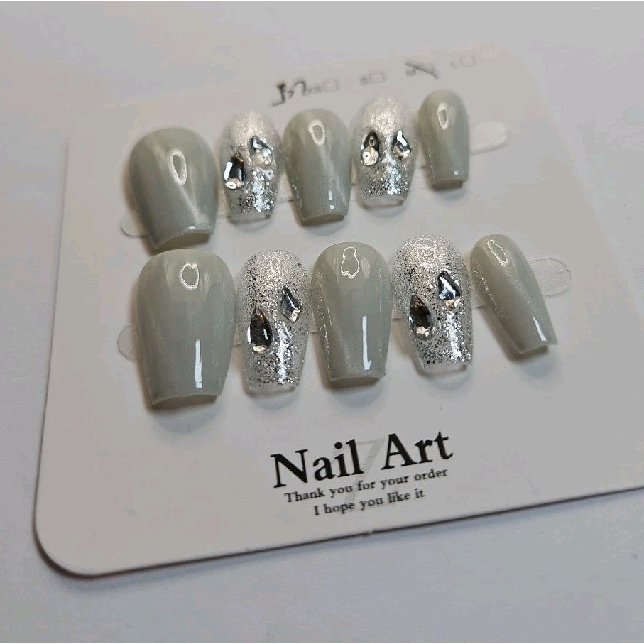 Nail Art Sliver 10 Square Press-On Nails With Gems Cateye