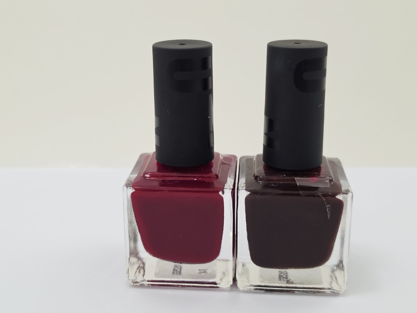 UNDN I0154358 0.5 oz Vegan Nail Polish – #503 Paper Cuts & #505 Warm Blooded