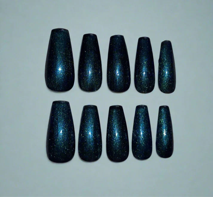 Mystic Frost – The Enchanting Color-Shifting Handmade Press-On Nail Set